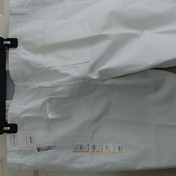 C.J.Banks White Barely Boot Stretch Jeans Plus Size 24W - Picture 10 of 10